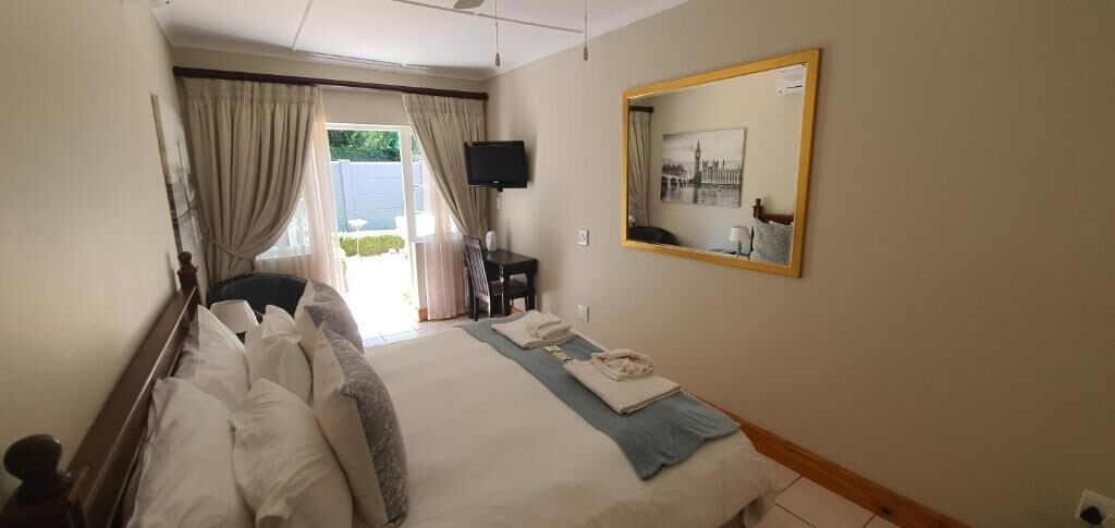 Room interior at Acacia Westdene B&B
