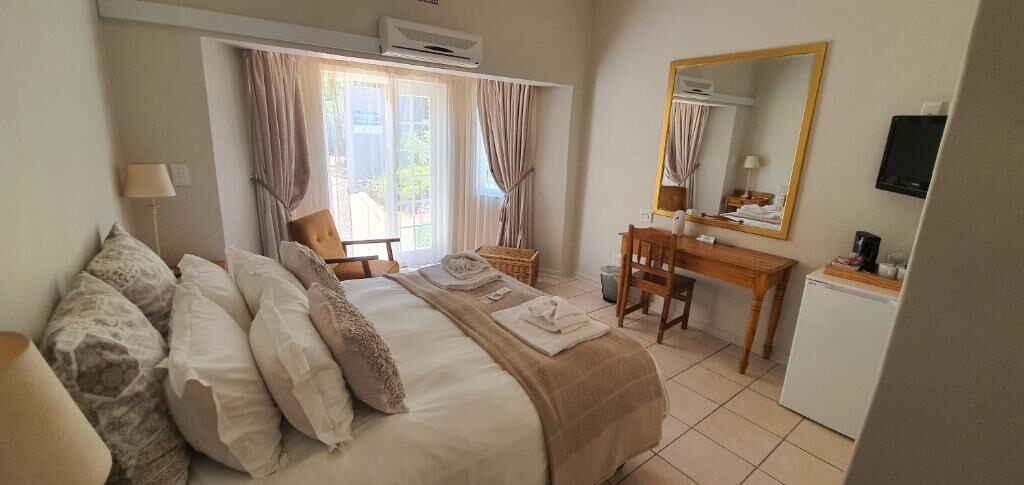 Comfortable bedroom at Acacia Westdene B&B