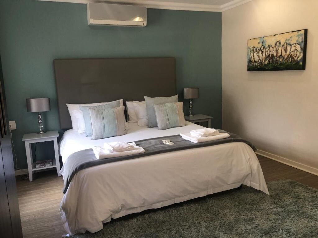 Guest room at Acacia Westdene B&B